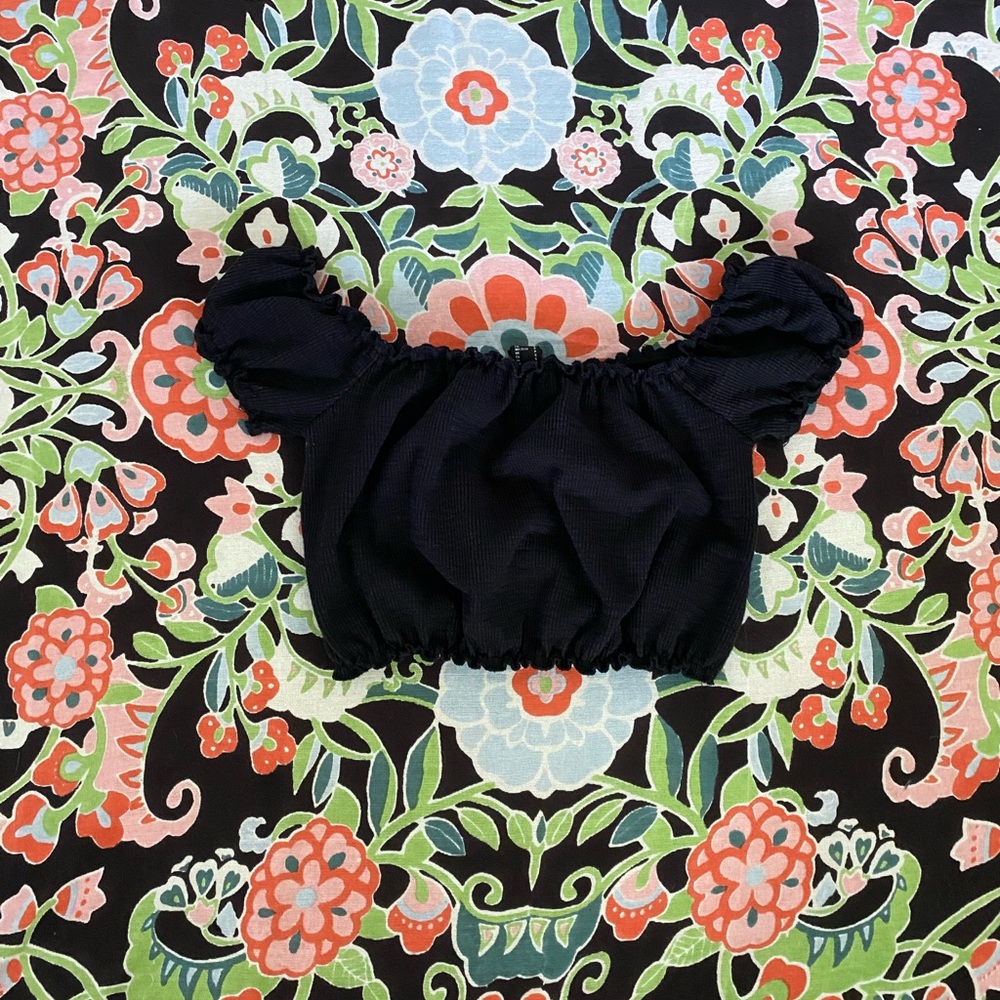 Forever 21 Black Puff Sleeve Crop Top